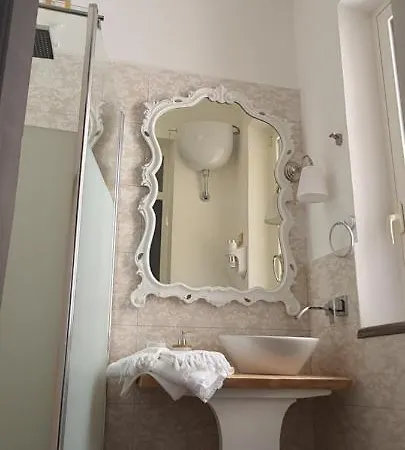 Interno12 * باليرمو